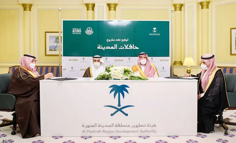 മദീനയിൽ സിറ്റി ബസ് പദ്ധതി; കരാർ ഒപ്പിട്ടു മദീനയിൽ സിറ്റി ബസ് പദ്ധതി; കരാർ ഒപ്പിട്ടു