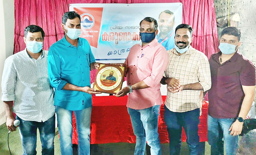 കരുണാകരന് യാംബു നവോദയ യാത്രയയപ്പ് നൽകി കരുണാകരന് യാംബു നവോദയ യാത്രയയപ്പ് നൽകി