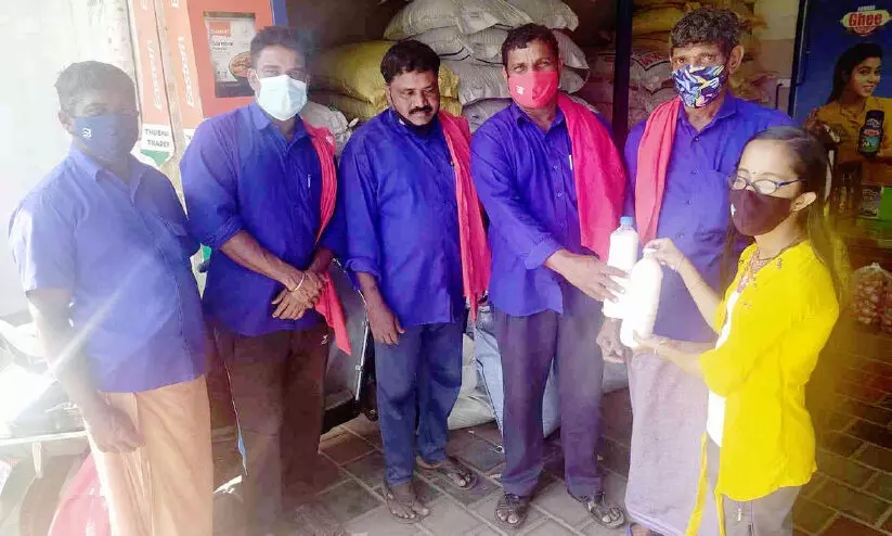 ഹാൻഡ് വാഷ് നിർമിച്ചു നൽകി അനന്യയുടെ ഒരു കൈ സഹായം