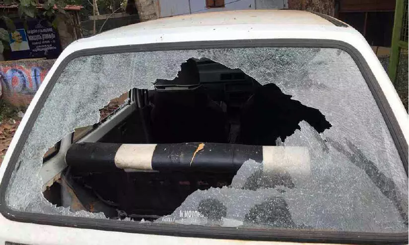 ധനുവച്ചപുരത്ത് ഗുണ്ടാവിളയാട്ടം; മൂ​ന്ന് യു​വാ​ക്ക​ളെ മ​ണി​ക്കൂ​റു​ക​ളു​ടെ വ്യ​ത്യാ​സ​ത്തി​ല്‍ പി​ടി​കൂ​ടി