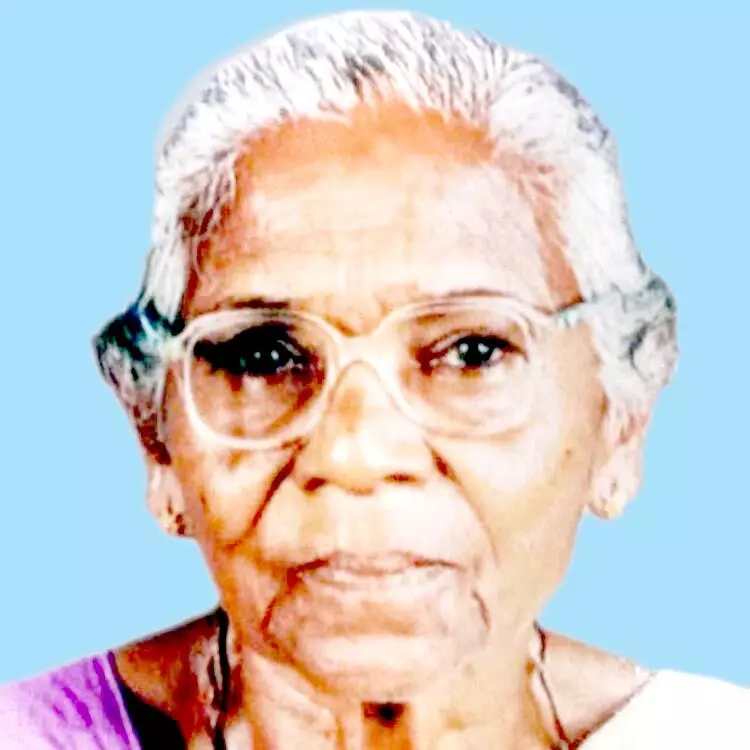 കൊ​ച്ചു​പെ​ണ്ണ്