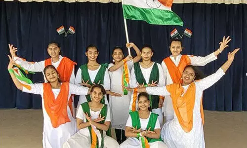 മൂവർണ ശോഭയിൽ റിപ്പബ്ലിക്​ ദിന ആ​​ഘോഷം