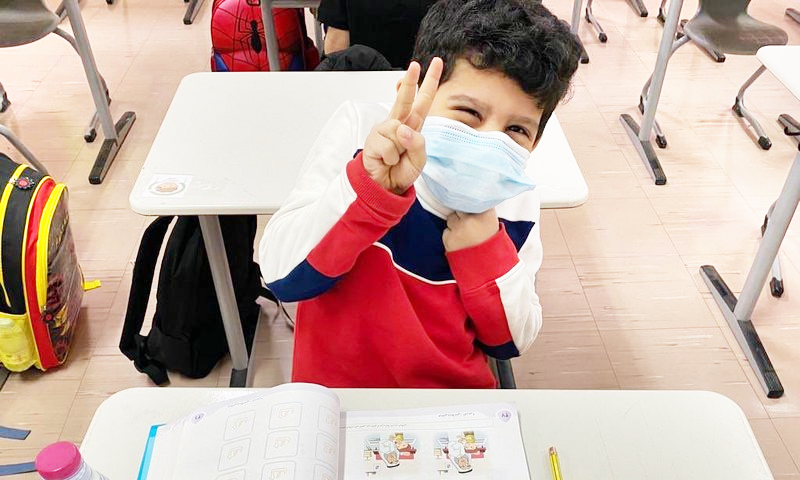 രണ്ടു വർഷത്തിന് ശേഷം സ്കൂളിൽ; സമ്മിശ്ര വികാരങ്ങളിൽ വിദ്യാർഥികൾ രണ്ടു വർഷത്തിന് ശേഷം സ്കൂളിൽ; സമ്മിശ്ര വികാരങ്ങളിൽ വിദ്യാർഥികൾ