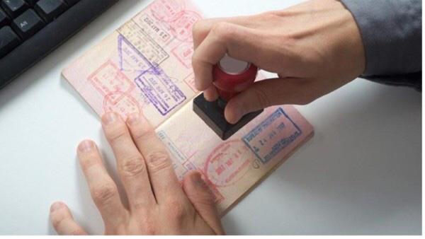 വിസ പ്രായപരിധി നീക്കൽ: നിരവധി പ്രവാസികൾക്ക് അനുഗ്രഹമാവും വിസ പ്രായപരിധി നീക്കൽ: നിരവധി പ്രവാസികൾക്ക് അനുഗ്രഹമാവും