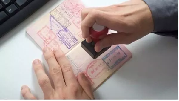 വിസ പ്രായപരിധി നീക്കൽ: നിരവധി പ്രവാസികൾക്ക് അനുഗ്രഹമാവും
