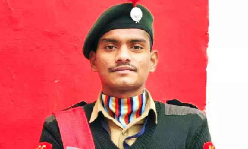 ഗവ. ബ്രണ്ണൻ കോളജിന് അഭിമാനം; റിപ്പബ്ലിക് ദിന പരേഡിൽ പങ്കെടുത്ത് ഡെൽബിൻ മാത്യു ഗവ. ബ്രണ്ണൻ കോളജിന് അഭിമാനം; റിപ്പബ്ലിക് ദിന പരേഡിൽ പങ്കെടുത്ത് ഡെൽബിൻ മാത്യു