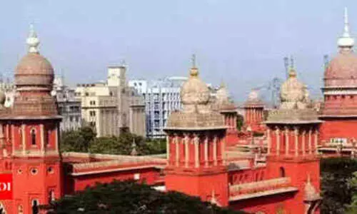 ദൈവത്തിന് പ്രത്യേക സ്ഥലത്തിന്റെ ആവശ്യമില്ല; പൊതുഭൂമിയിൽ ക്ഷേത്രം അനുവദിക്കില്ല- മദ്രാസ് ഹൈകോടതി ദൈവത്തിന് പ്രത്യേക സ്ഥലത്തിന്റെ ആവശ്യമില്ല; പൊതുഭൂമിയിൽ ക്ഷേത്രം അനുവദിക്കില്ല- മദ്രാസ് ഹൈകോടതി