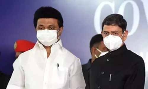 തമിഴ്നാട്ടിൽ ഗവർണറുമായി ഉടക്കി ഡി.എം.കെ സർക്കാർ; ച​രി​ത്രം മ​ന​സ്സി​ലാ​ക്കി സം​സാ​രി​ക്ക​ണ​മെ​ന്ന് താ​ക്കീ​ത്​