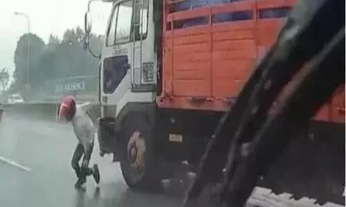 That presence of mind must be acknowledged; Video of a young