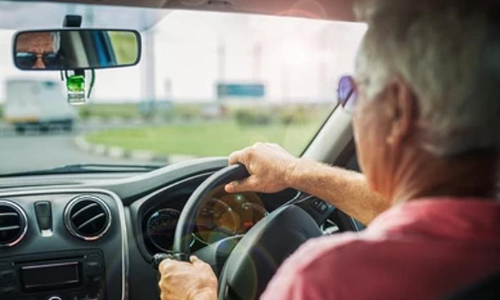 70 വർഷം ഡ്രൈവിങ് ലൈസൻസില്ലാതെ വാഹനം ഓടിച്ചു, ഒടുവിൽ പിടിയിൽ