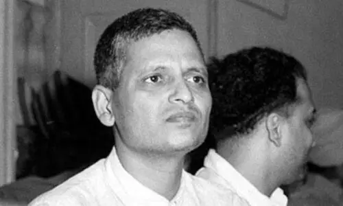 ഗാന്ധി ഘാതകൻ ഗോദ്സെക്ക് ആദരമർപ്പിച്ച് ഹിന്ദു മഹാസഭ