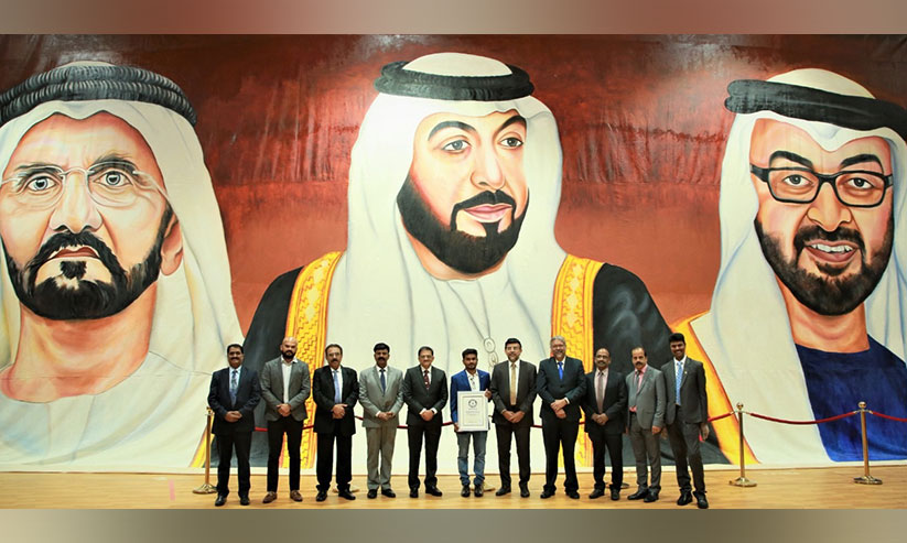 യു.എ.ഇ ഭരണാധികാരികളുടെ കൂറ്റന് ചിത്രം തയാറാക്കിയ മലയാളിക്ക് ഗിന്നസ് റെക്കോഡ് യു.എ.ഇ ഭരണാധികാരികളുടെ കൂറ്റന് ചിത്രം തയാറാക്കിയ മലയാളിക്ക് ഗിന്നസ് റെക്കോഡ്