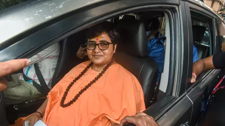 പ്രഗ്യ സിങ് താക്കൂറിന് കോവിഡ്; സമ്പർക്കപട്ടികയിൽ വന്നവരോട് ആരോഗ്യത്തിനായി പ്രാർഥിക്കാൻ ബി.ജെ.പി എം.പിയുടെ നിർദേശം പ്രഗ്യ സിങ് താക്കൂറിന് കോവിഡ്; സമ്പർക്കപട്ടികയിൽ വന്നവരോട് ആരോഗ്യത്തിനായി പ്രാർഥിക്കാൻ ബി.ജെ.പി എം.പിയുടെ നിർദേശം