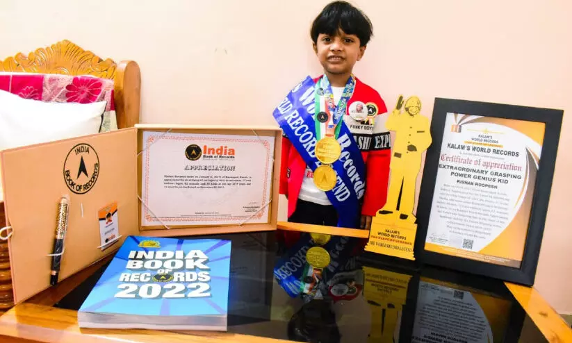 റെ​ക്കോ​ഡുകളുടെ രാജകുമാരനായി ​അ​ഞ്ചു​വ​യ​സ്സു​കാ​ര​ൻ