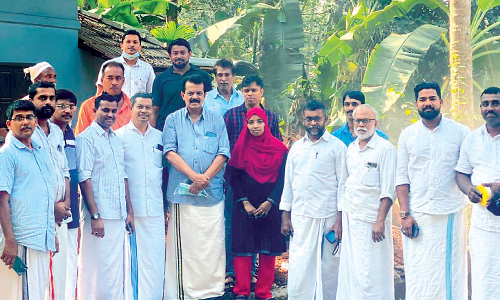 ഒ​ത്തൊ​രു​മി​ച്ച്​ നാ​ട്; ക​ടു​ങ്ങൂ​ത്ത് മ​ഹാ​ദേ​വ ക്ഷേ​ത്ര​ത്തി​ലേ​ക്ക്​ റോ​ഡാ​യി