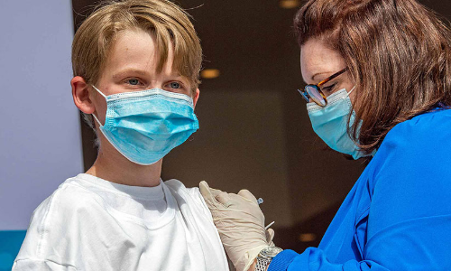 കുട്ടികൾക്കും കുത്തിവെപ്പ്​