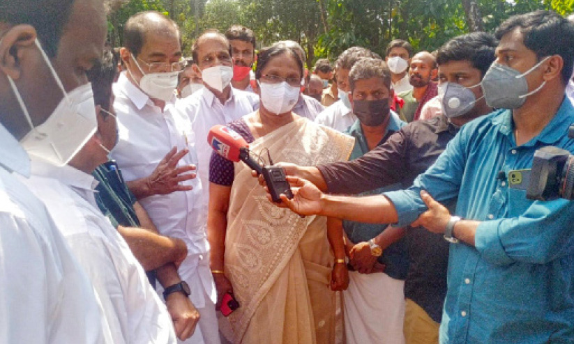 കാട്ടാനക്ക് ഇരയായത് 11 പേർ; ഉറക്കം നഷ്ടപ്പെട്ട് വനാതിർത്തി ഗ്രാമങ്ങൾ കാട്ടാനക്ക് ഇരയായത് 11 പേർ; ഉറക്കം നഷ്ടപ്പെട്ട് വനാതിർത്തി ഗ്രാമങ്ങൾ