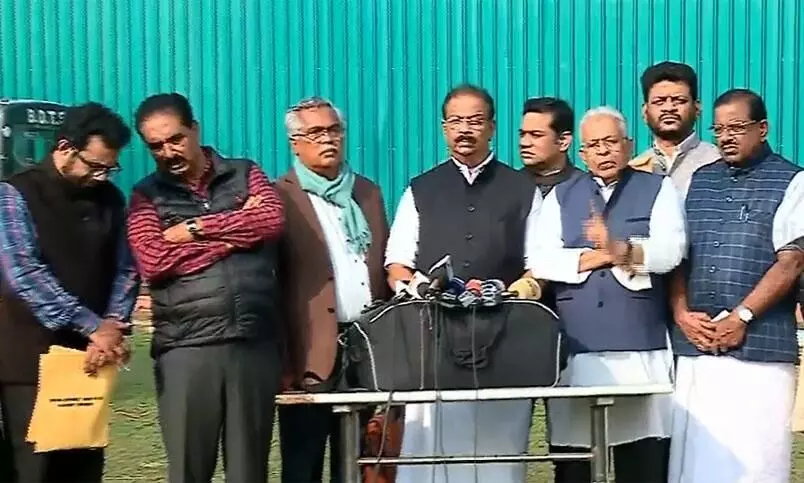 മീഡിയവണിനെതിരായ നീക്കത്തെ ഒറ്റക്കെട്ടായി പ്രതിരോധിക്കും- കെ. സുധാകരൻ; പാർലമെന്റിൽ ഇടപെടൽ നടത്തും-ഇ.ടി മീഡിയവണിനെതിരായ നീക്കത്തെ ഒറ്റക്കെട്ടായി പ്രതിരോധിക്കും- കെ. സുധാകരൻ; പാർലമെന്റിൽ ഇടപെടൽ നടത്തും-ഇ.ടി