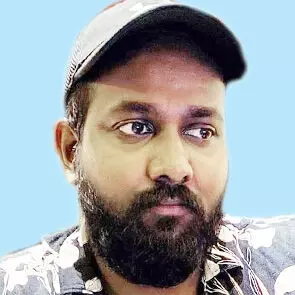 നിയന്ത്രണംവിട്ട ബൈക്ക് പോസ്റ്റിലിടിച്ച് യുവാവ് മരിച്ചു നിയന്ത്രണംവിട്ട ബൈക്ക് പോസ്റ്റിലിടിച്ച് യുവാവ് മരിച്ചു