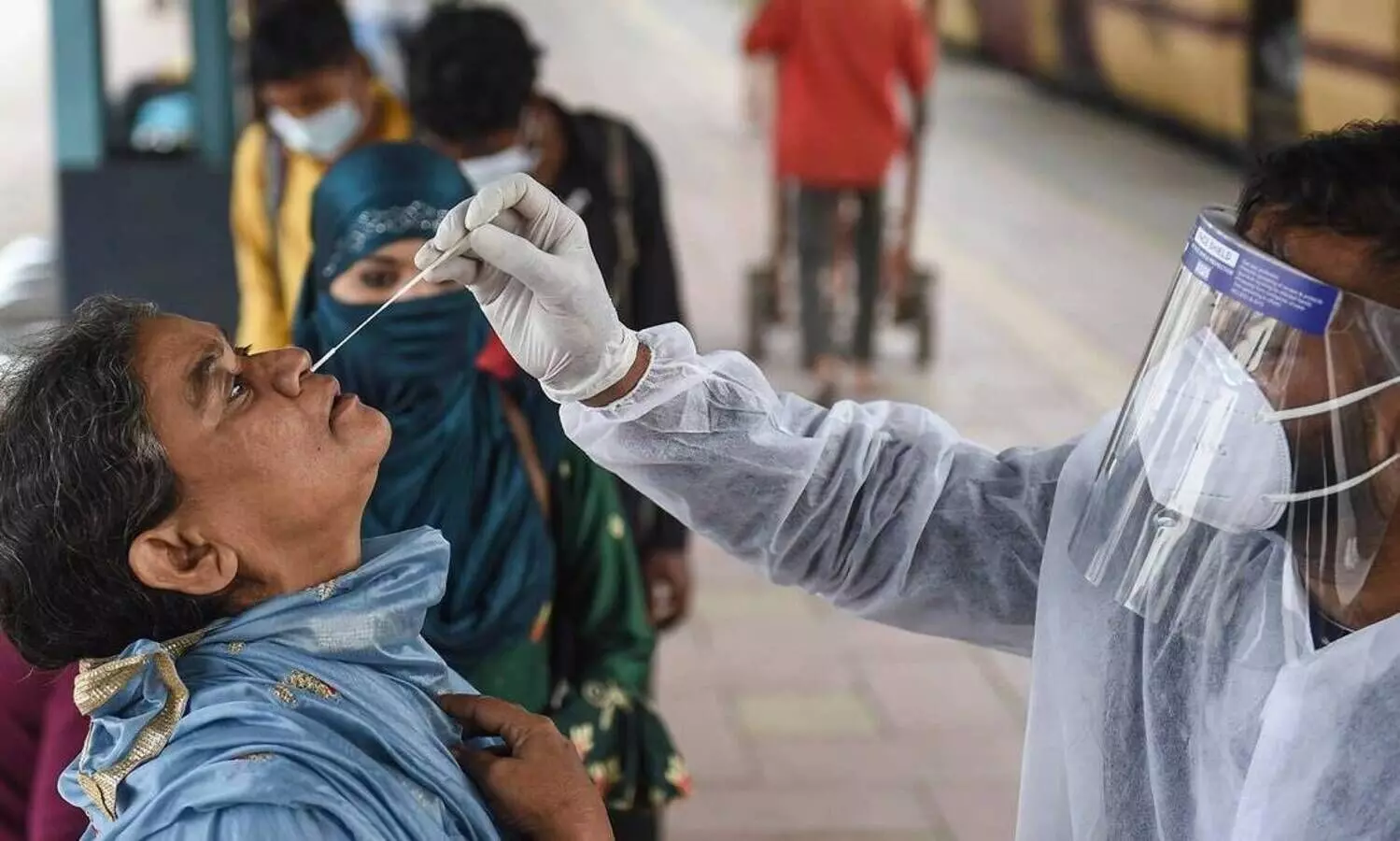 മുംബൈയിൽ രാത്രി കർഫ്യു പിൻവലിച്ചു; തിയറ്ററുകളും റസ്റ്റാറന്‍റുകളും തുറക്കും