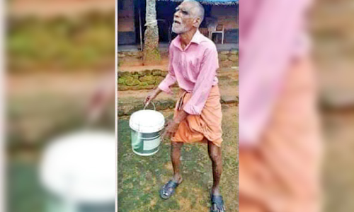 അകക്കണ്ണിൻ വെളിച്ചത്തിൽ ജീവിച്ച കുമാരന്​ യാത്രാമൊഴി