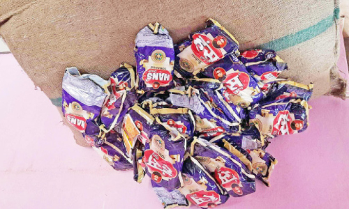 പ​ച്ച​ക്ക​റി വ​ണ്ടി​യി​ൽനിന്ന് നിരോധിത പുകയില ഉൽപന്നങ്ങൾ പിടികൂടി