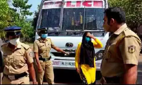 കോ​വ​ള​ത്ത്​ തെ​ളി​യു​ന്ന​ത്​ അ​രും​കൊ​ല​യു​ടെ നേ​ർ​ചി​ത്രം