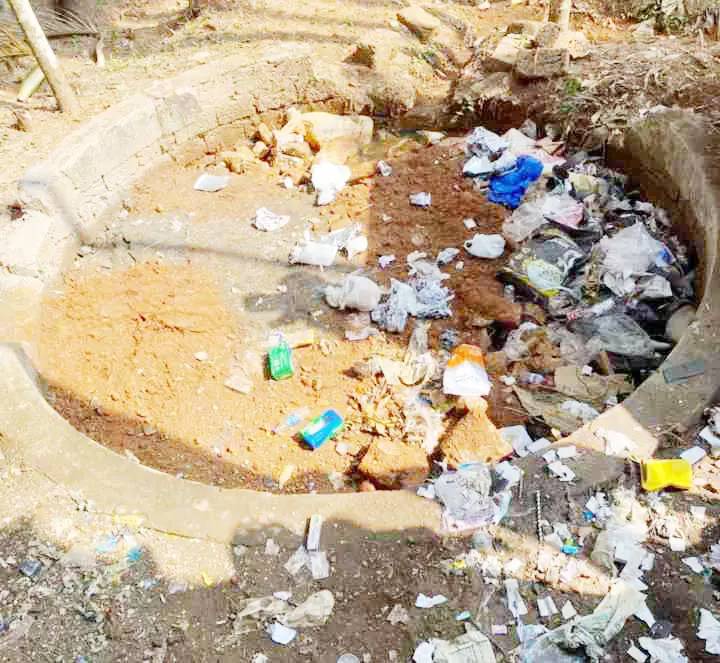 പൊതു കിണർ നികത്തിയതായി പരാതി