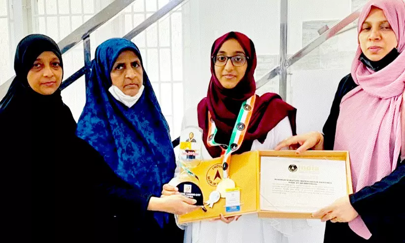 ഓ​വ​ർ​സീ​സ് ക​ണ്ണൂ​ർ സി​റ്റി കൂ​ട്ടാ​യ്മ ആ​ദ​രി​ച്ചു