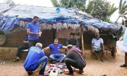 മഠംകുന്ന് കോളനിയില്‍ പുതുവെളിച്ചമെത്തിച്ച് കൊടിയത്തൂരിലെ യുവാക്കൾ