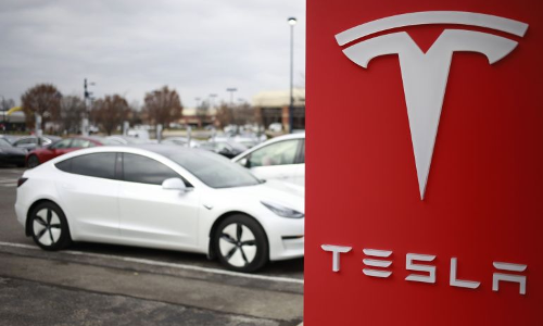 ടെസ്​ലക്കെതിരെ ഗുരുതര വംശീയ ആരോപണങ്ങൾ ഉന്നയിച്ച് മുൻ ജീവനക്കാരി