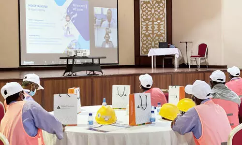 ലു​ലു എ​ക്സ്​​ചേ​ഞ്ച് സാ​മ്പ​ത്തി​ക ശി​ൽ​പ​ശാ​ല സം​ഘ​ടി​പ്പി​ച്ചു