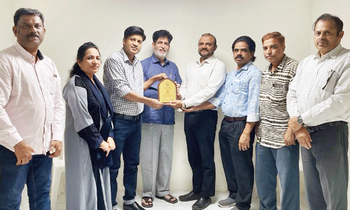 ഹ​സ്സ​ൻ സി​ദ്ദീ​ഖ് ബാ​ബു​വി​ന് വേ​ൾ​ഡ് മ​ല​യാ​ളി ഫെ​ഡ​റേ​ഷ​ൻ യാ​ത്ര​യ​യ​പ്പ് ന​ൽ​കി