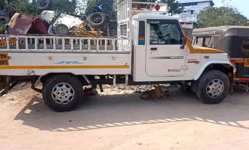 കൊലപാതകങ്ങളും ആത്മഹത്യയും; നടുക്കം മാറാതെ മുള്ളറംകോട് കൊലപാതകങ്ങളും ആത്മഹത്യയും; നടുക്കം മാറാതെ മുള്ളറംകോട്