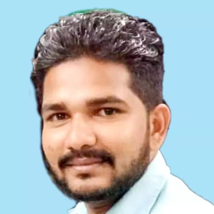 കാ​റി​ടി​ച്ച്​ ബൈ​ക്ക് യാ​ത്രി​ക​ൻ മ​രി​ച്ചു