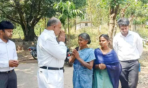സഹായ വാഗ്ദാനവുമായി മമ്മൂട്ടിയുടെ അഭിഭാഷകൻ മധുവിന്‍റെ വീട്ടിൽ