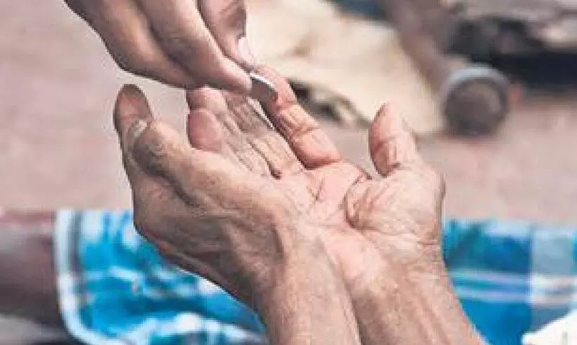 അജ്മാനില് 45 യാചകരെ പിടികൂടി അജ്മാനില് 45 യാചകരെ പിടികൂടി