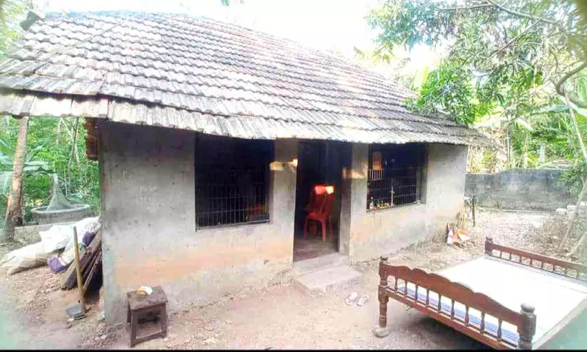 കൊല്ലപ്പെട്ട അജിത്ത് കുടുംബത്തിന്‍റെ ഏക അത്താണി