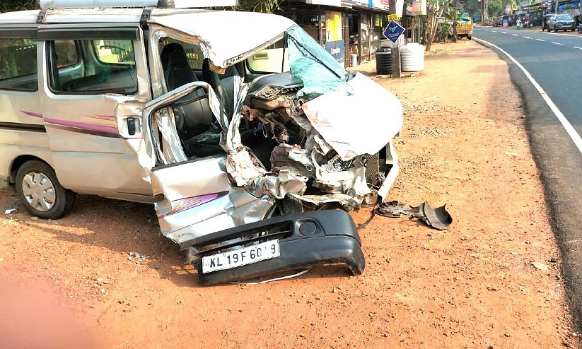 വാനും മിനിലോറിയും കൂട്ടിയിടിച്ച് ഒരാൾക്ക് പരിക്ക് വാനും മിനിലോറിയും കൂട്ടിയിടിച്ച് ഒരാൾക്ക് പരിക്ക്