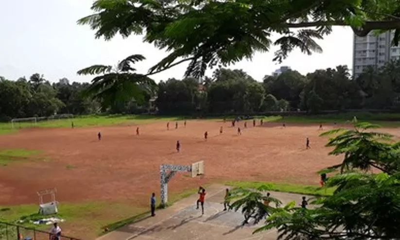 ശ്രീ കേരളവർമ മൈതാനം നവീകരണം; എതിർപ്പുമായി പൂർവ വിദ്യാർഥികളും അധ്യാപകരും