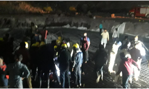 പുണെയിൽ നിർമാണത്തിലിരുന്ന കെട്ടിടം തകർന്നുവീണ് അഞ്ച് പേർക്ക് ദാരുണാന്ത്യം