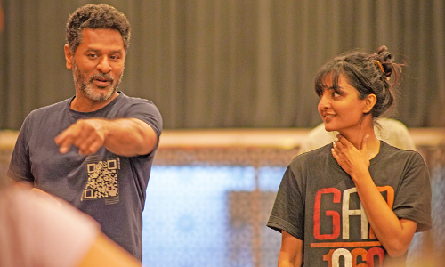 പ്രഭുദേവ വന്നു ആയിഷയോടൊപ്പം  ചുവടു വെക്കാൻ