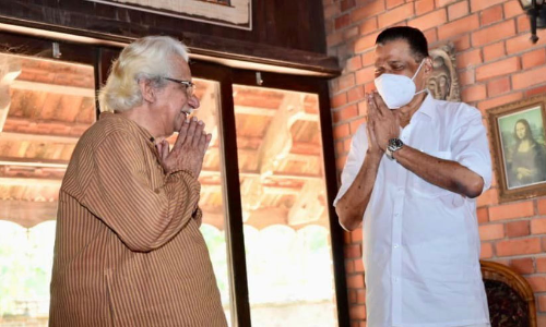 ഭൂരഹിതർക്ക്​ നൽകാൻ ഭൂമി നൽകി അടൂർ ഗോപാലകൃഷ്ണൻ