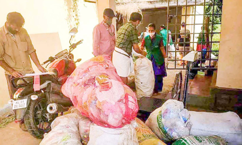 മാട്ടുക്കട്ടയിലെ മാലിന്യങ്ങൾ നീക്കിത്തുടങ്ങി