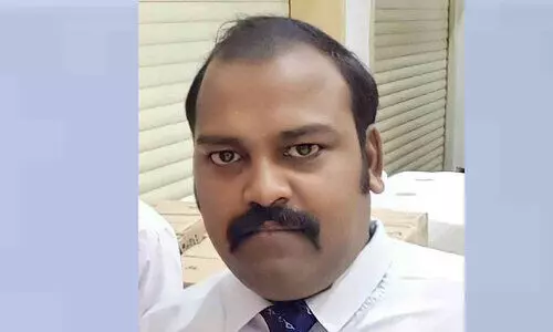 കണ്ടല്ലൂർ സ്വദേശി ഷാർജയിൽ കുഴഞ്ഞുവീണു മരിച്ചു. കണ്ടല്ലൂർ സ്വദേശി ഷാർജയിൽ കുഴഞ്ഞുവീണു മരിച്ചു.