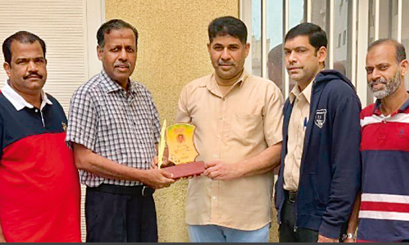 എ.എം. ഹസന് കവ്വായി പ്രവാസി കൂട്ടായ്മ യാത്രയയപ്പ് എ.എം. ഹസന് കവ്വായി പ്രവാസി കൂട്ടായ്മ യാത്രയയപ്പ്