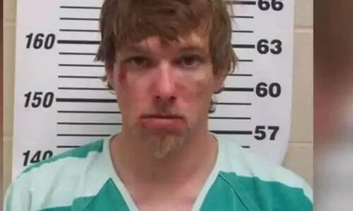 പാത്രത്തിൽ മയോണൈസ് ഒഴിച്ചതിന് സുഹൃത്തിനെ വാഹനമിടിച്ച് കൊന്നു; യുവാവിന് ജീവപര്യന്തം പാത്രത്തിൽ മയോണൈസ് ഒഴിച്ചതിന് സുഹൃത്തിനെ വാഹനമിടിച്ച് കൊന്നു; യുവാവിന് ജീവപര്യന്തം