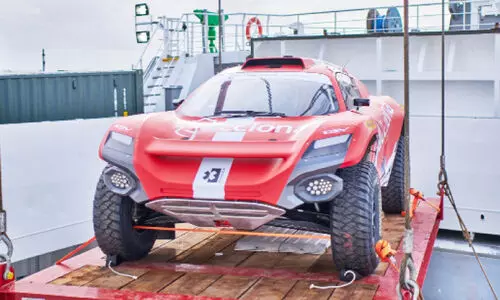 എക്​സ്​ട്രീം ഇ-കാറോട്ട മത്സരം; വാഹനങ്ങൾ സൗദിയിലെത്തി