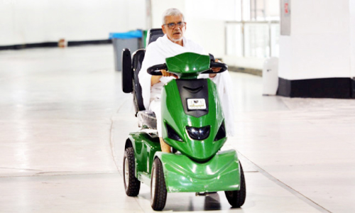 മസ്​ജിദുന്നബവി: ഭിന്നശേഷിക്കാരുടെ വാഹന റിപ്പയറിങ്ങിന്​​ മൊബൈൽ വർക്ക്​ഷോപ്​