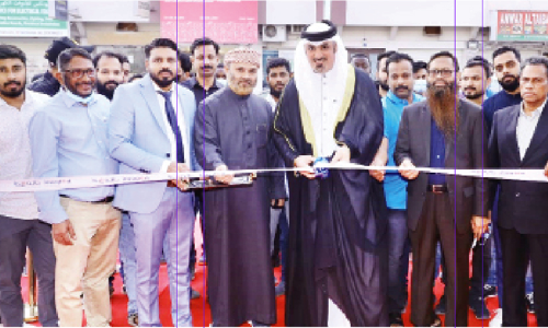 ഹോ​ട്ട് പാ​ക്ക് ഗ്രൂ​പ്പി​​ന്റെ 42ാമ​ത്​ വി​ൽ​പ​ന കേ​ന്ദ്രം​ തു​റ​ന്നു